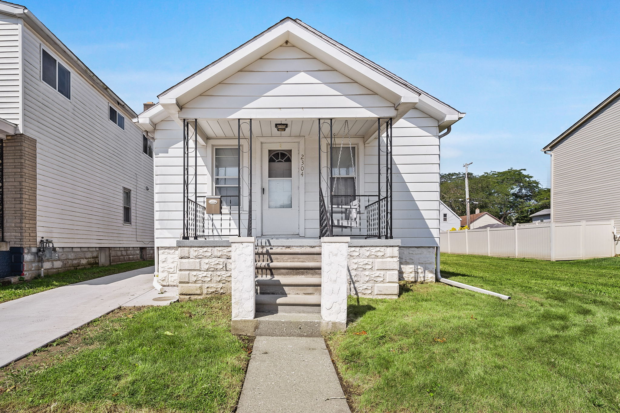 2304 Cora St.