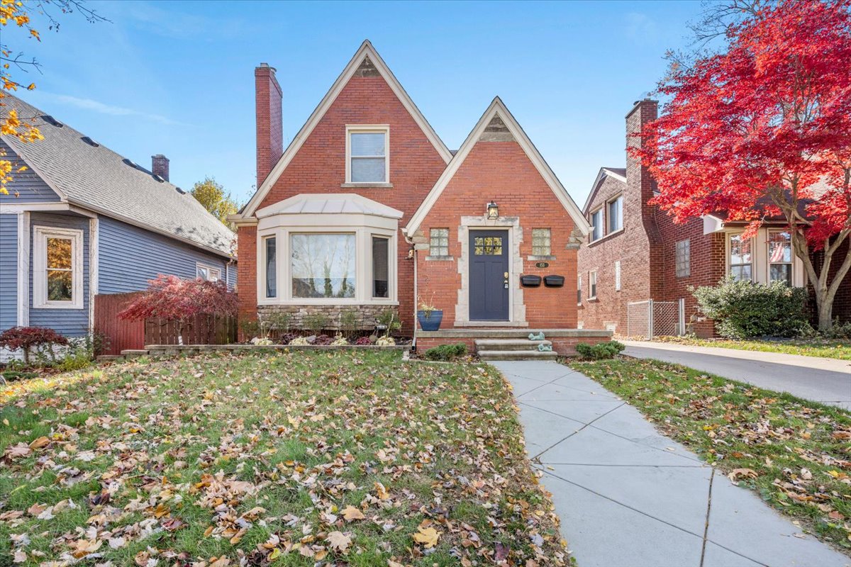 153 Davis St. - Upper