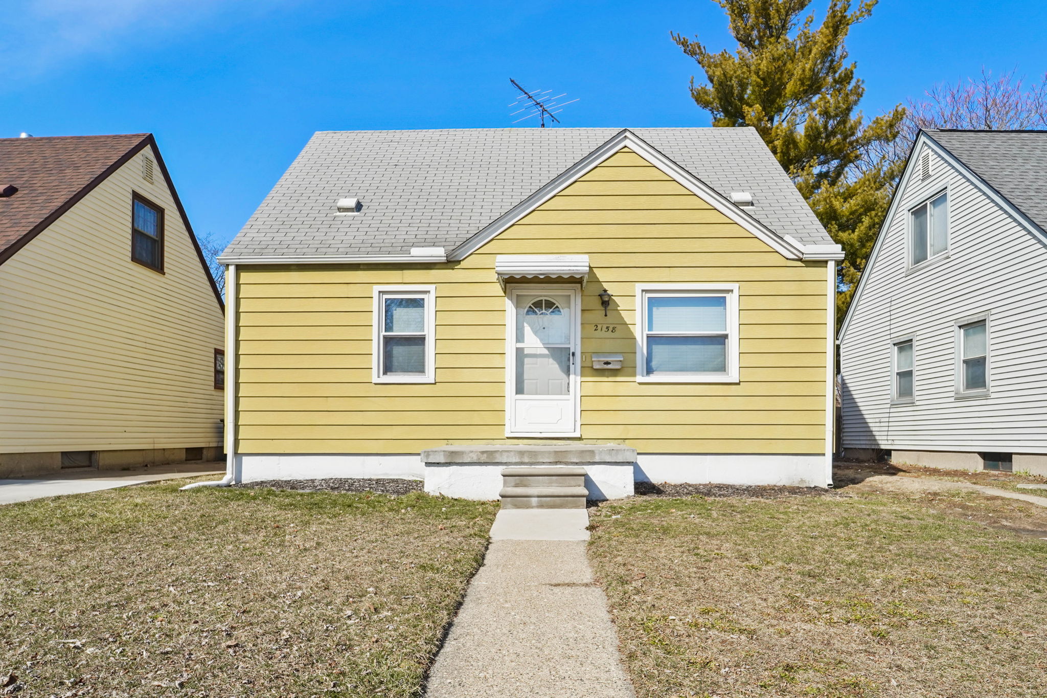 2158 Champaign Rd.