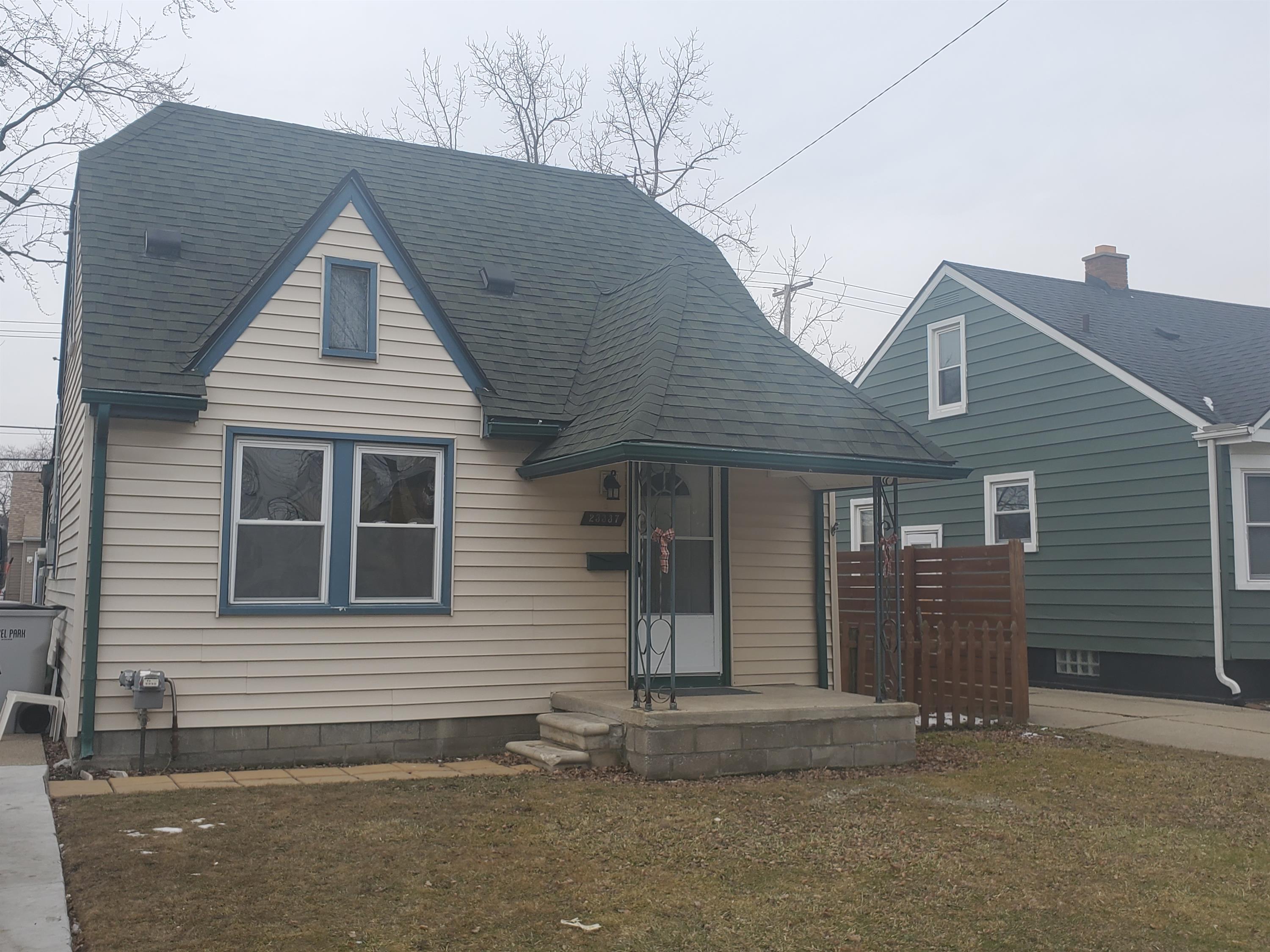 23337 Reynolds Ave. *EPM*