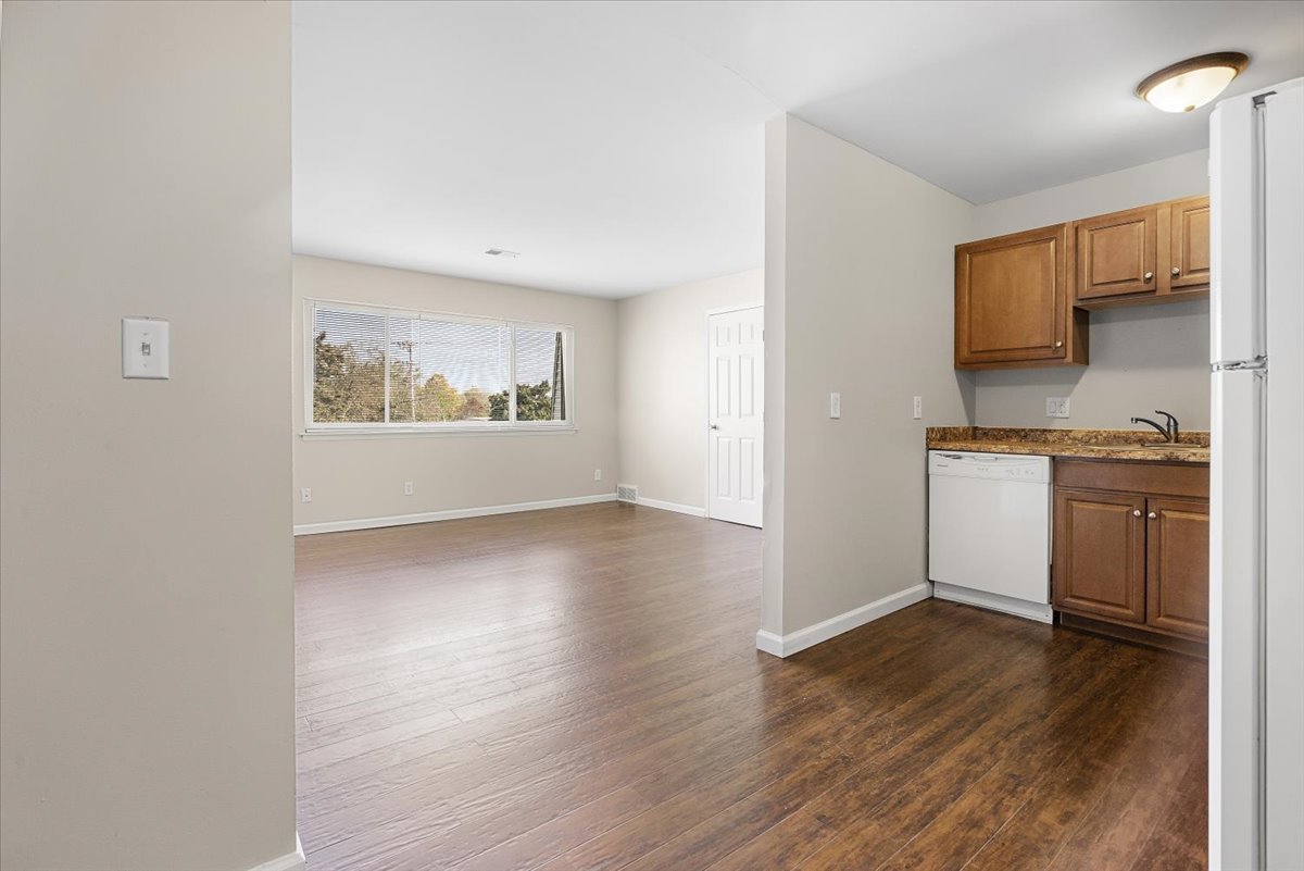 23210 Huron River Dr. - 10