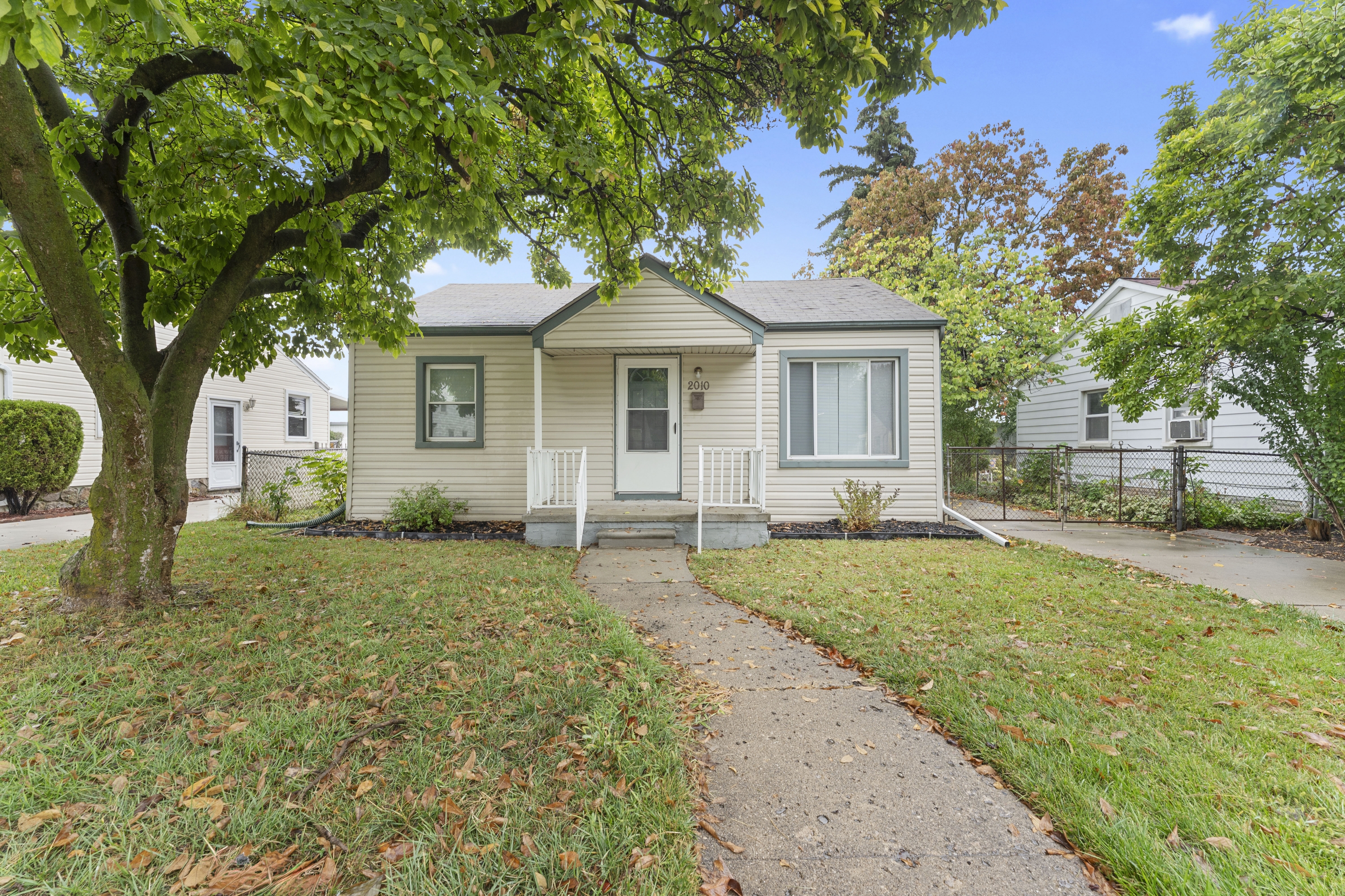 2010 London Ave.