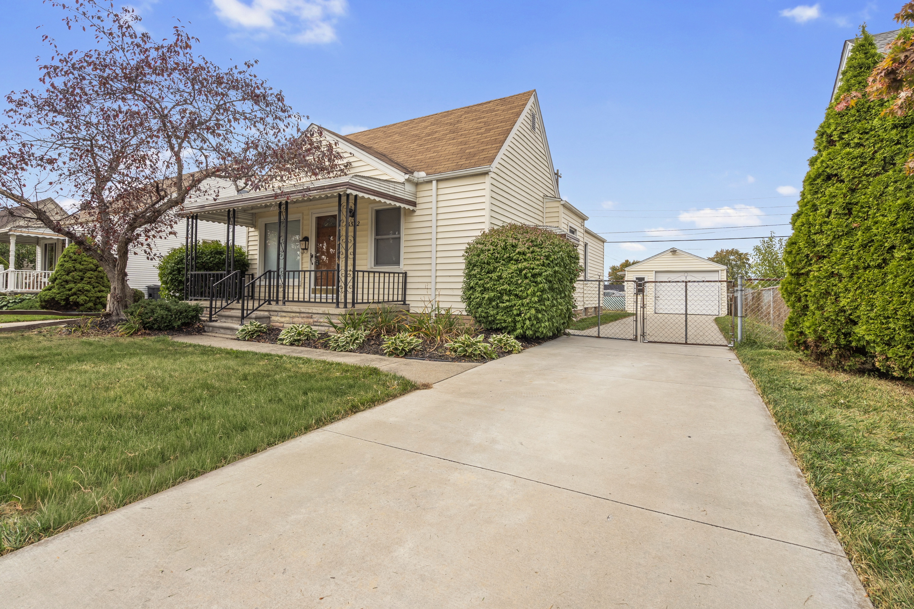 Property thumbnail image