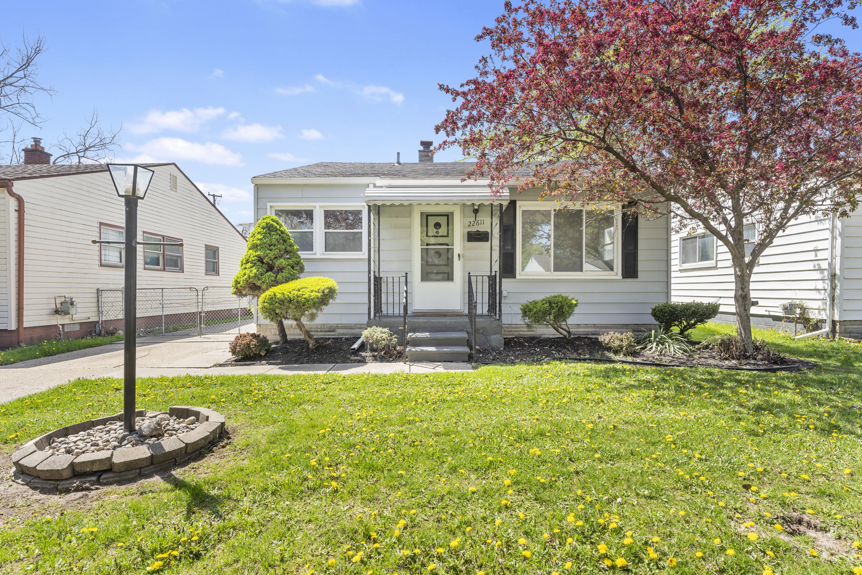 22611 Hillock Ave.